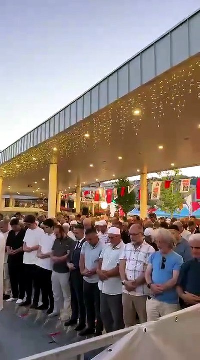 15 Temmuz coşkusu Milli İrade'ye kadar sel olup aktı
