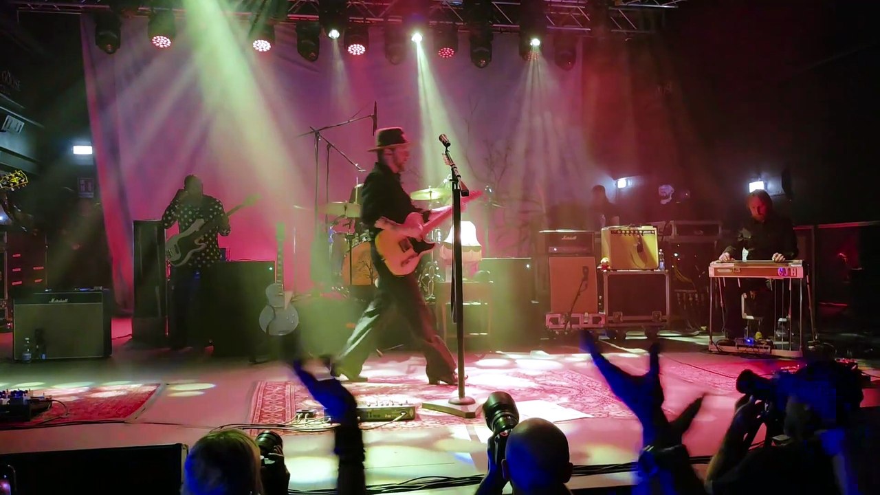 Da Jack Bauer al country folk: il live di Kiefer Sutherland a Milano
