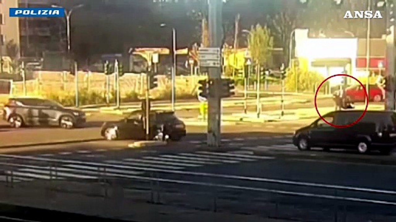Rapina a mano armata di un orologio a Milano, due arresti