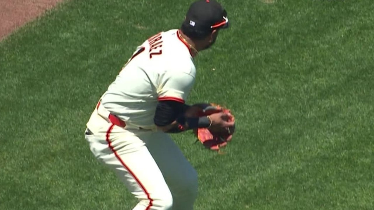 Luis Arráez mostrando buena defensa en el All Star Game