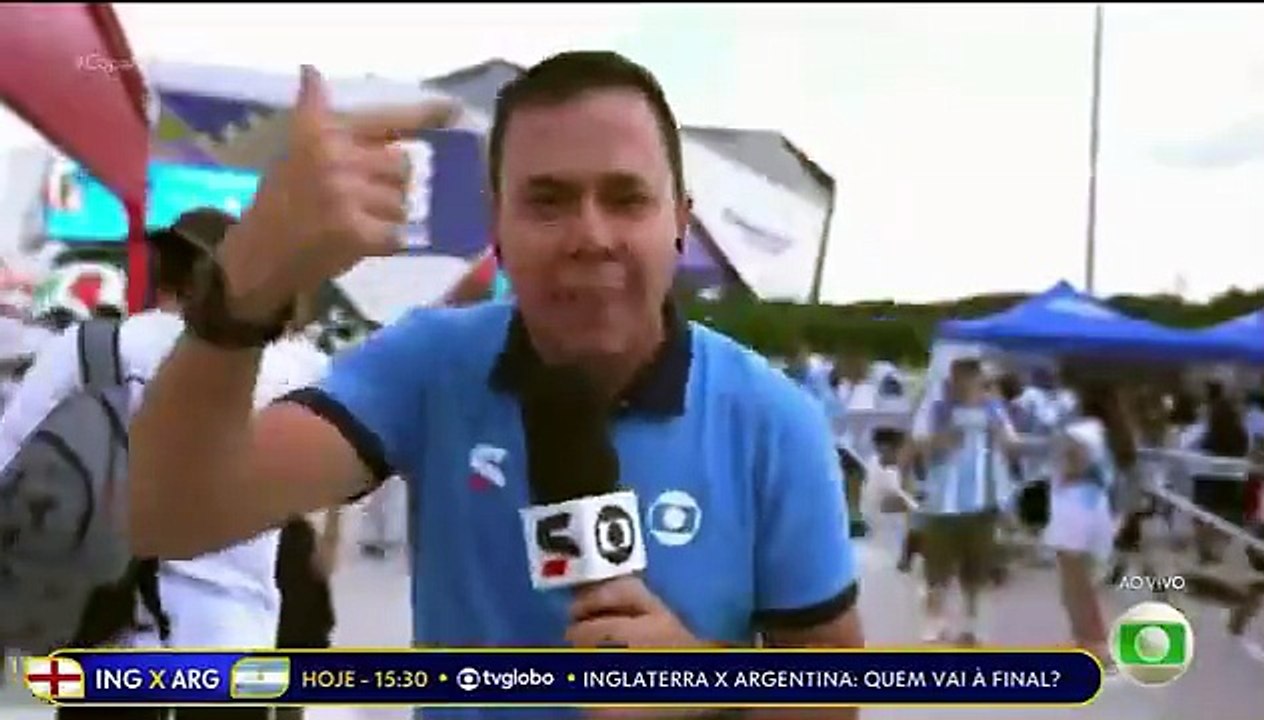 Jornalista da Globo entrevista "inglês" de BH antes de Inglaterra x Argentina