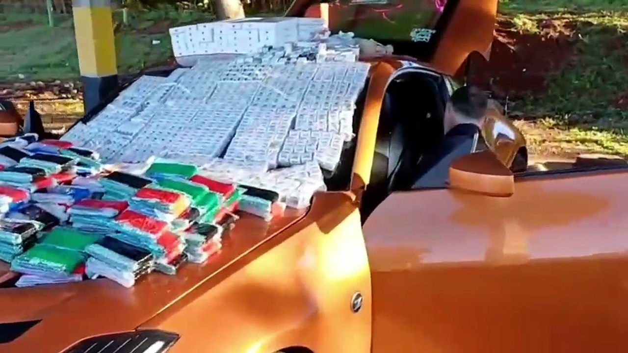 Paraguaio foge após abandonar Nissan 350Z com 416 iPhones e 2,8 mil ampolas de emagrecedores na BR-277