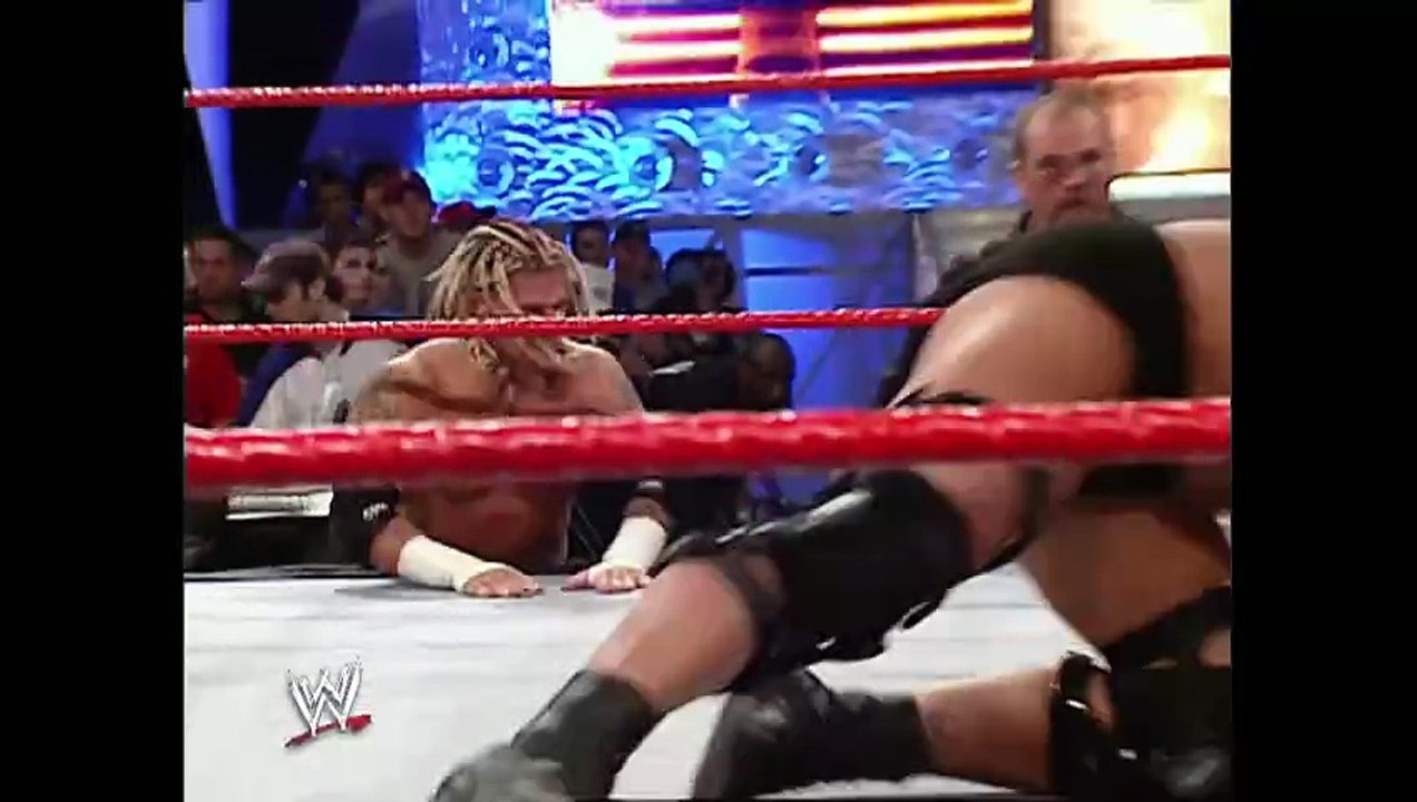 FULL MATCH “Stone Cold” Steve Austin vs. Booker T   Lumberjack Match Raw, May 13, 2002