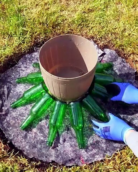 Spruce up your garden with this adorable decor idea!☘️🌿