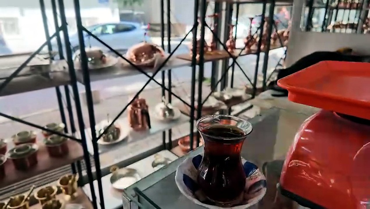 6 Bakır Demlikte Seylan Çayı Bakır Antepte Bakırcılar Çarşısında Sema Bakır İsmail Akdağ Telefon 🢃