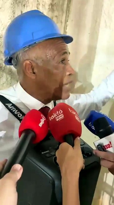 Isidório declara amor ao "Nove Dedos", mas afirma que votará em Augusto Cury