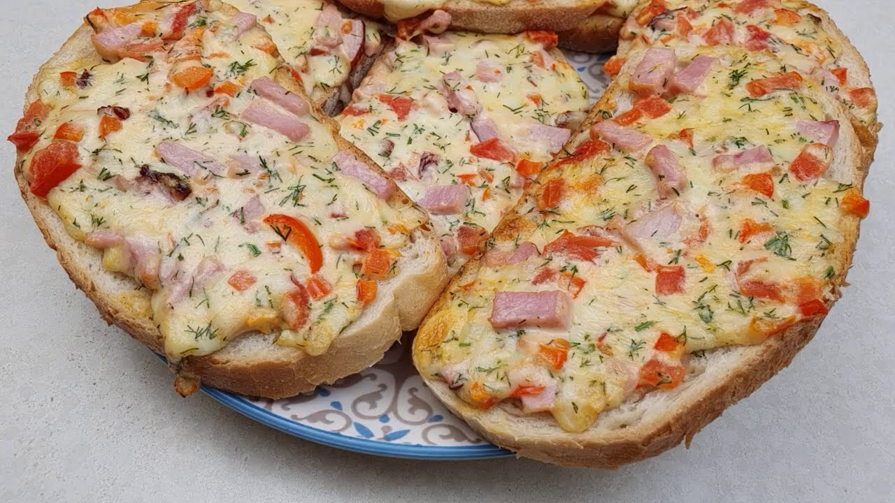 Eine schnelle Mahlzeit in 10 Minuten, schnell und lecker für alle. Wie man in Eile Pizza macht