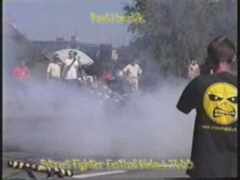 Yamaha Fazer 1000 rotating burnout