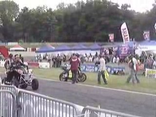 42 - SBS 2008 triumph 675 ca chauffe le dedans!!!!