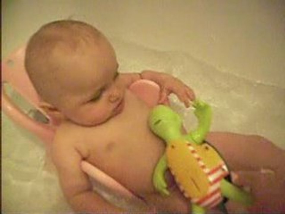 Léane au bain