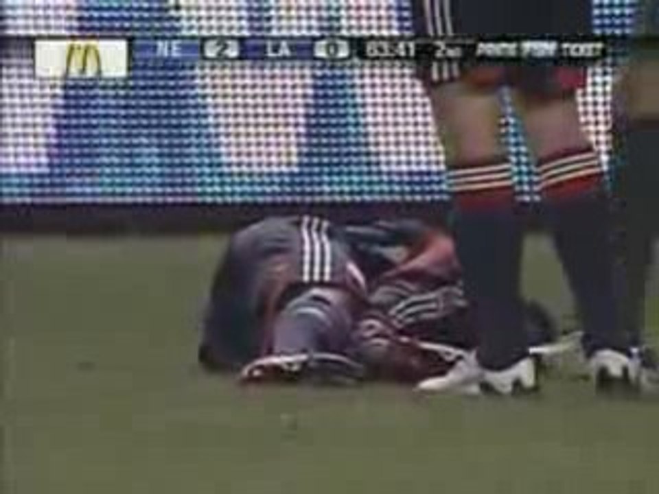 USA_MLS_Los_Angeles_Galaxy_-_New_England_R_1-2