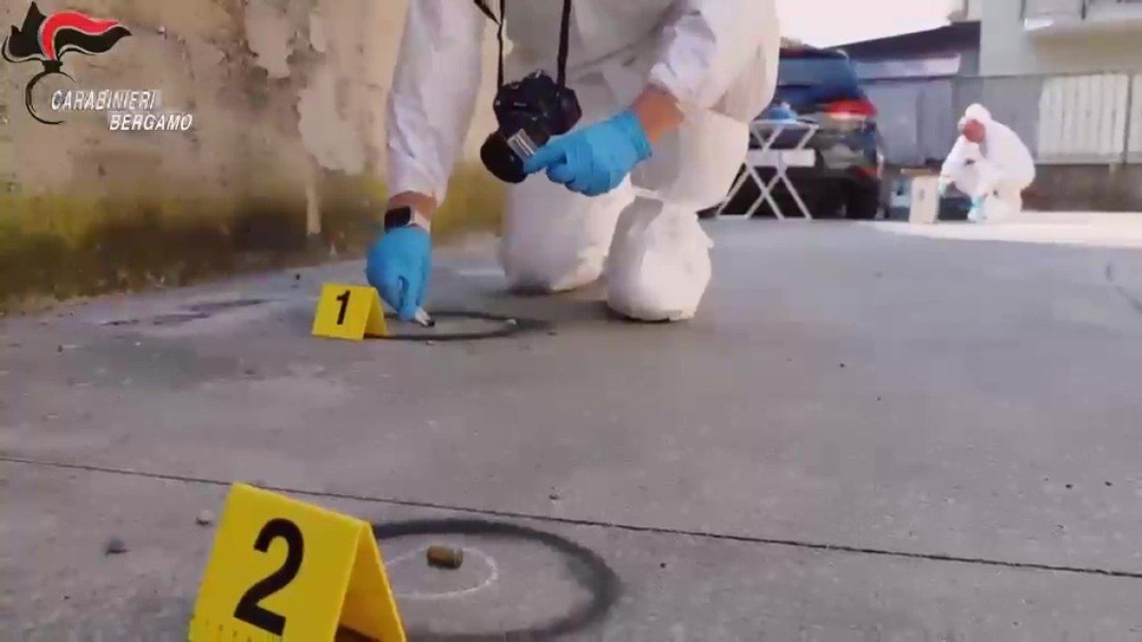 I carabinieri nel covo dei rapinatori a Orzinuovi: il video