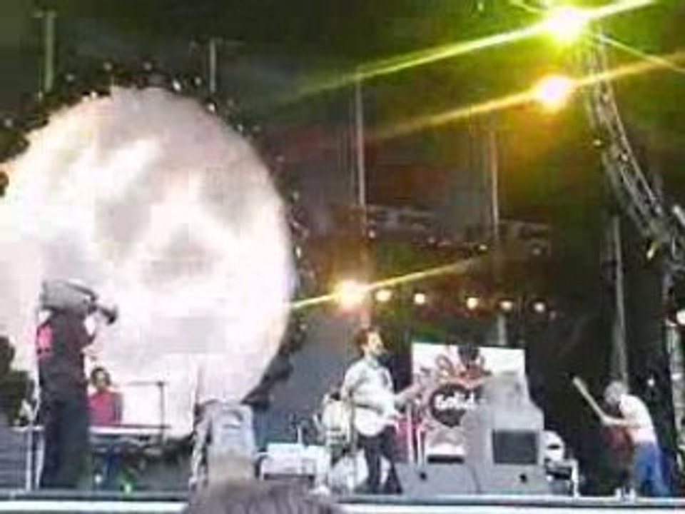 The Hoosiers - Worried About Ray live at Solidays