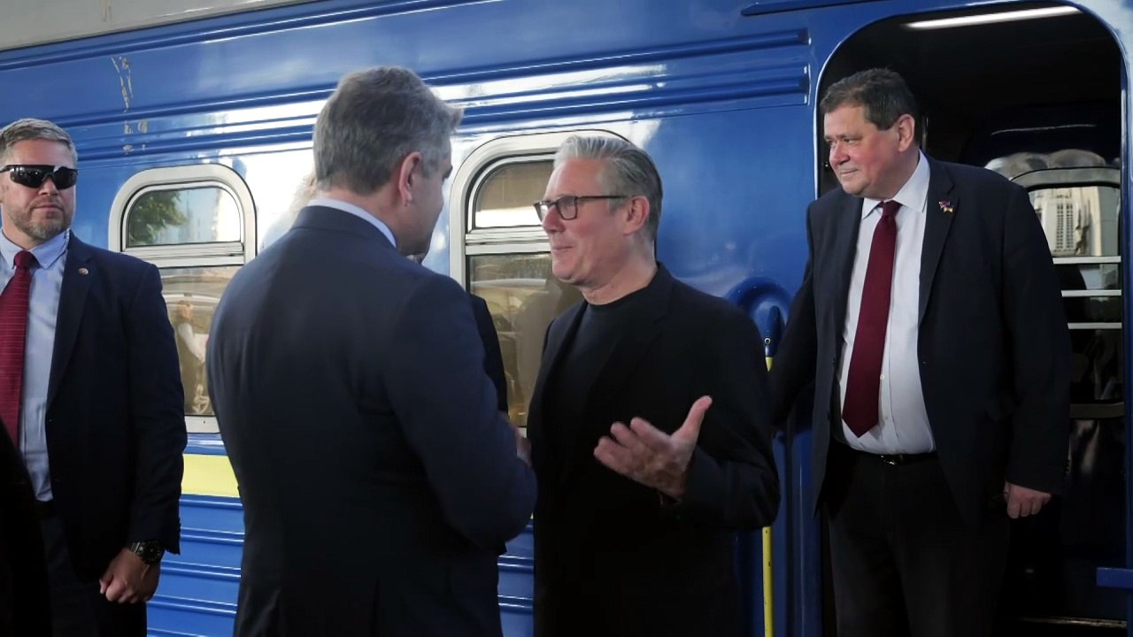 Starmer arrives in Kyiv ahead of meeting with Zelenskyy