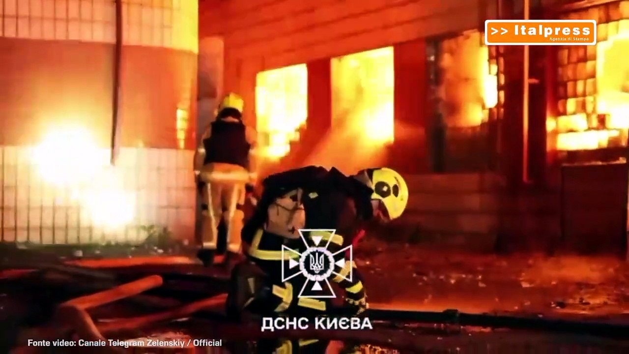 Attacco missilistico russo in Ucraina, 2 morti e 5 feriti a Kiev