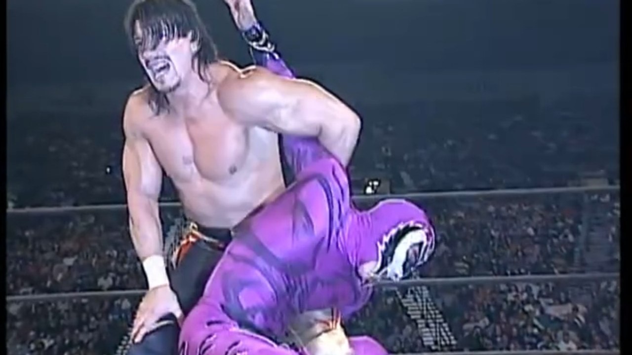 (ITA) Eddie Guerrero contro Rey Mysterio [Mask vs. Title Match] (WCW Halloween Havoc 1997)
