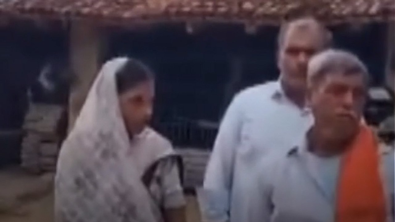 दो शादियों के बाद तीसरी का दावा, पति के घर पहुंची लड़की, मचा बवाल