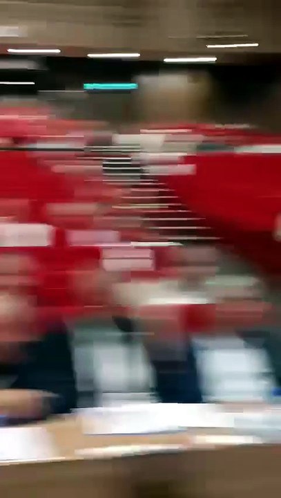 Kocaeli Büyükşehir Meclisi'nde Küçükkaya ihale ve reklam dedi, Büyükakın kürsüden sert yanıtladı