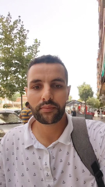 Yuften Eino Manifiesta Contra La Discriminación De un grupo policial en España.