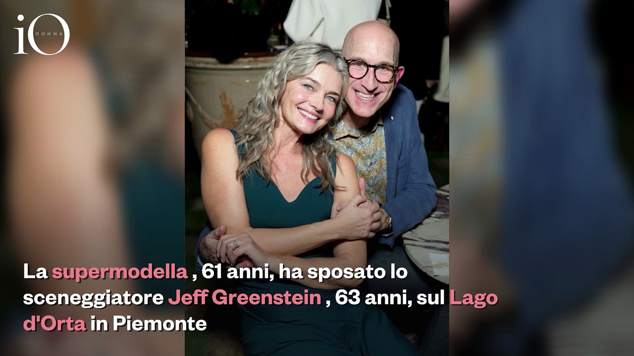 Paulina Porizkova, come brillare di luce propria in un abito da sposa a 61 anni