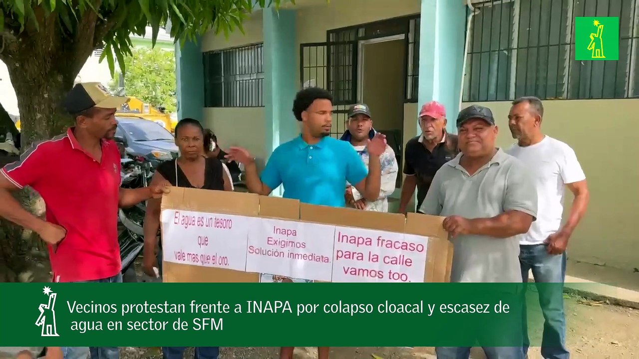 Vecinos protestan frente a INAPA por colapso cloacal y escasez de agua en sector de SFM