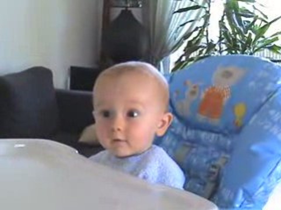 quentin dans sa chaise