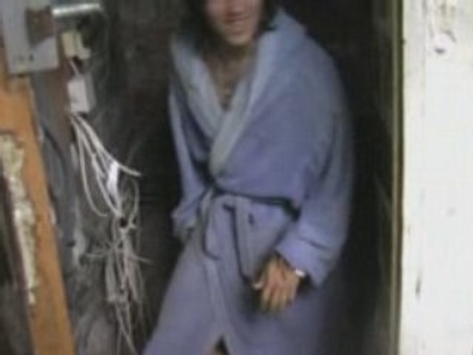 Vien dans ma cabane clip