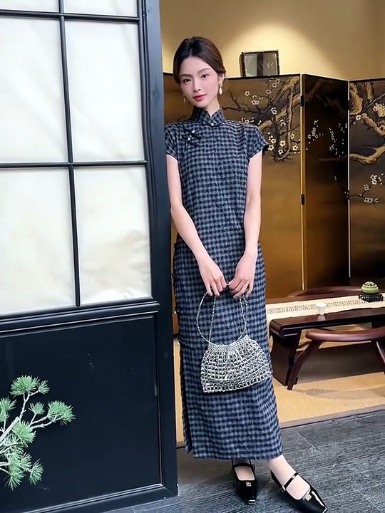 Stylish Cheongsam Reinterprets Traditional Elegance