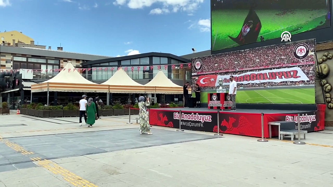 Arca Çorum FK'nin şampiyonluk kupası sergilenmeye başladı | Ajansspor | AA
