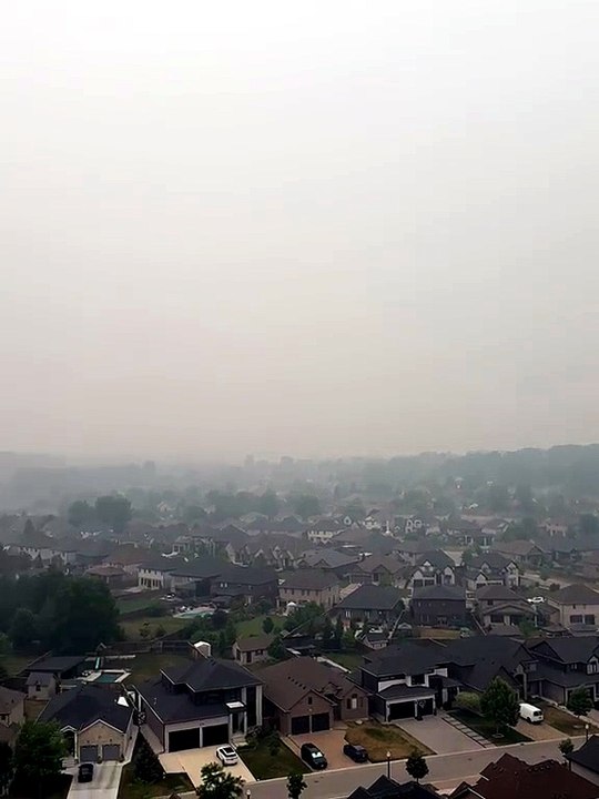 Mbi 200 vatra aktive zjarri ne Kanada, qytetet raportojnë ndotje të ajrit