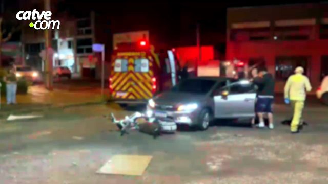 Adolescente fica ferido em acidente entre carro e bicicleta elétrica no Santa Cruz