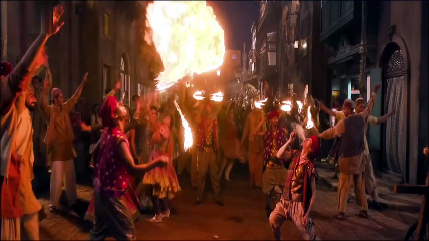 First Class - Full Video _ Kalank _ Varun Dhawan_ Alia Bhatt_ Kiara _ Arijit Singh_ Neeti M_ Pritam