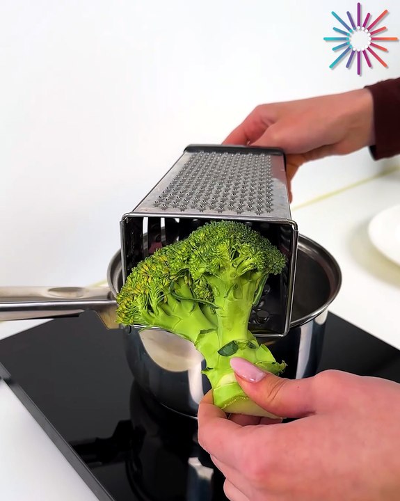 Broccoli hack you didn’t expect 🥦✨