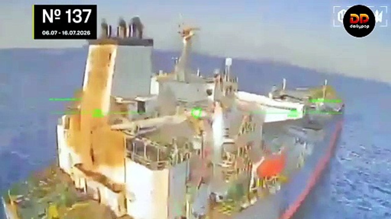 La "flota fantasma" rusa sufre un nuevo ataque masivo de drones ucranianos: 11 buques quedan destruidos