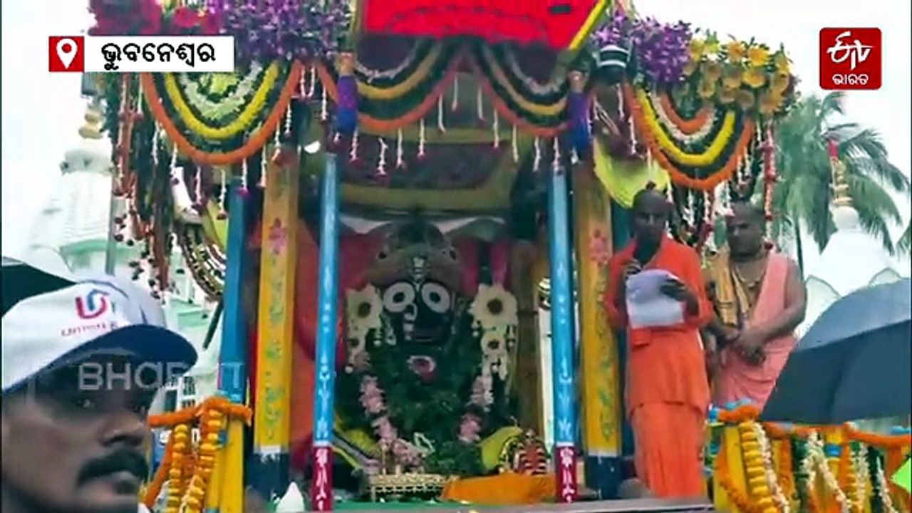 ଭୁବନେଶ୍ବର ଇସ୍କନ ରଥଯାତ୍ରା: ଭକ୍ତ ଭଗବାନ ଏକାକାର, ମା' ସୁଭଦ୍ରାଙ୍କ ରଥ ଟାଣିଲେ ମହିଳା