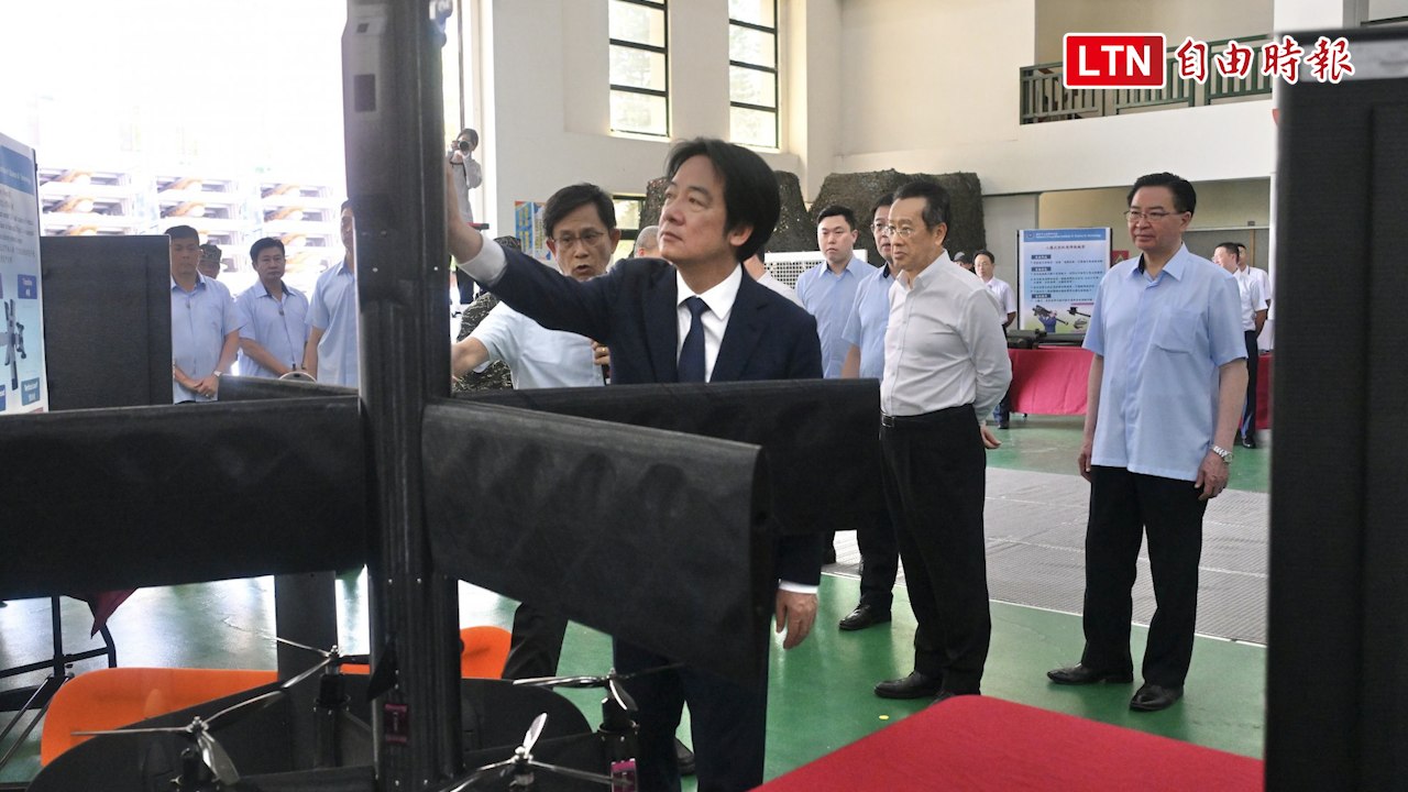 賴清德為政院版無人機條例再喊話「不應將國防困在立法院裡面浪費時間」