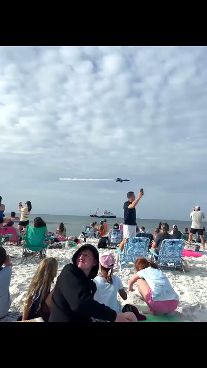 Blue Angels F18 Flies Dangerously Close To Beachgoers At Pensacola Beach, Florida 🇺🇸