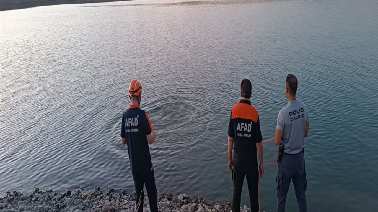 Baraj gölünde boğulan 18 yaşındaki gencin cansız bedenine ulaşıldı