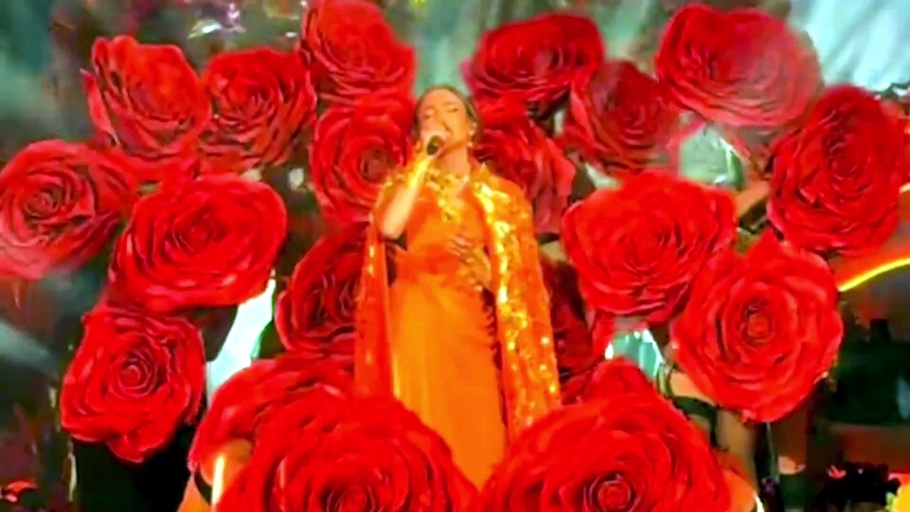 Jennifer Lopez canta in italiano: la sorpresa è "Il cielo in una stanza"