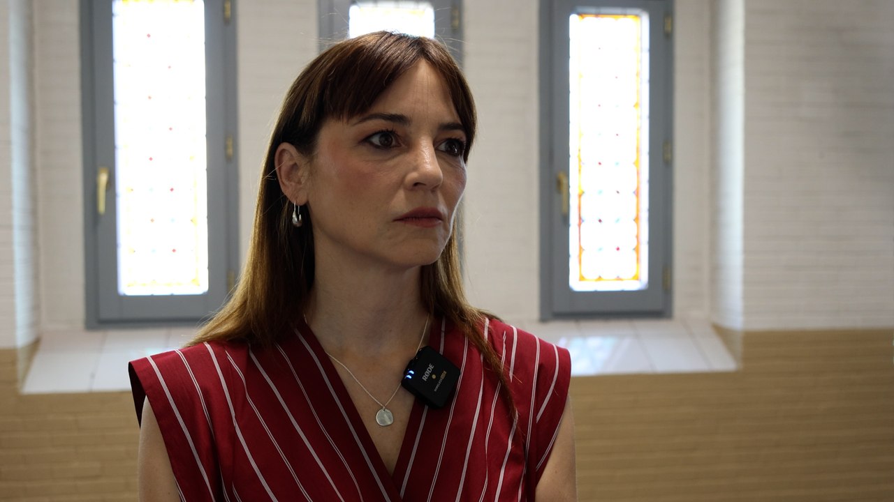 La actriz Leonor Watling protagoniza la miniserie de Telecinco 'Cabeza alta'