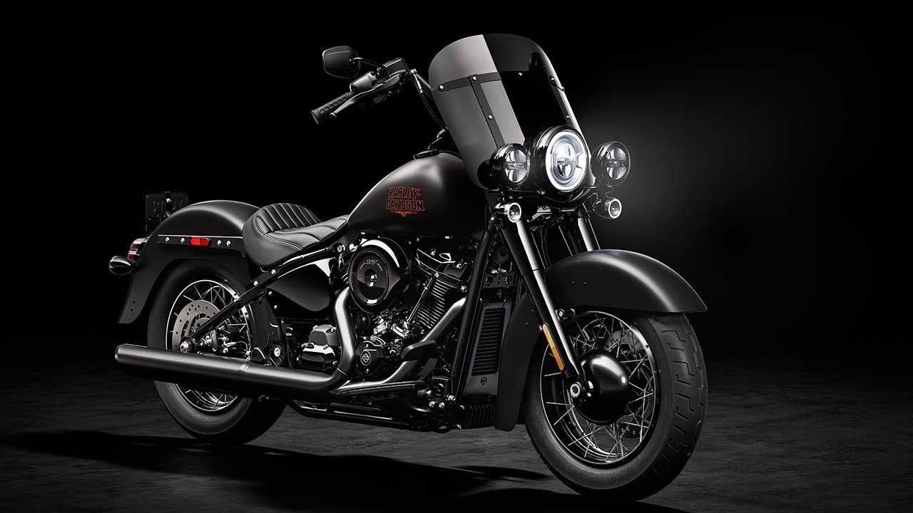 New Harley-Davidson Deadwood combines classic styling with modern technology