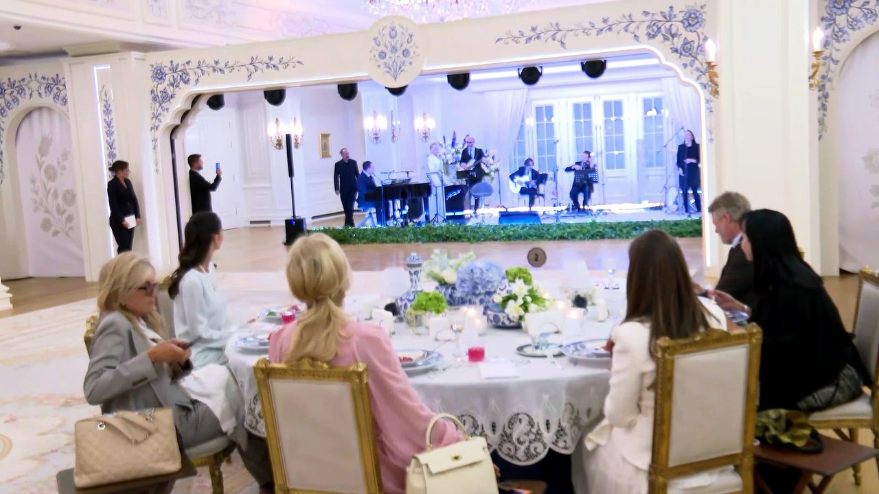 36. NATO zirvesinde Süperstar Ajda Pekkan şarkılarını first lady’ler için söyledi