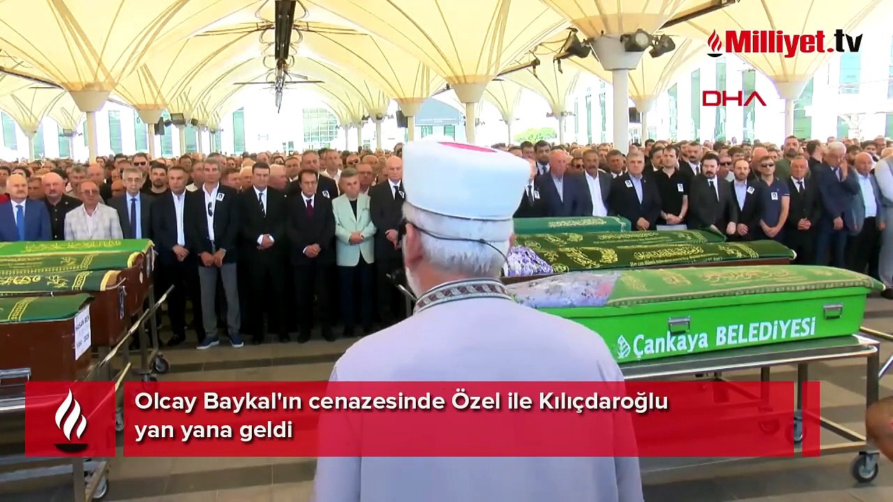 İki çelenk, tek ünvan! Olcay Baykal'ın cenazesinde Özel ile Kılıçdaroğlu yan yana geldi