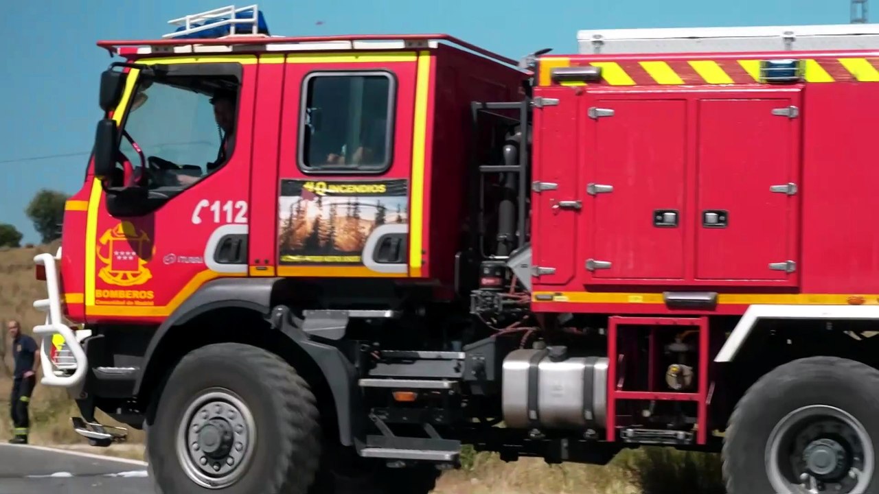 El incendio de Lozoyuela evoluciona favorablemente y ya no hay poblaciones confinadas