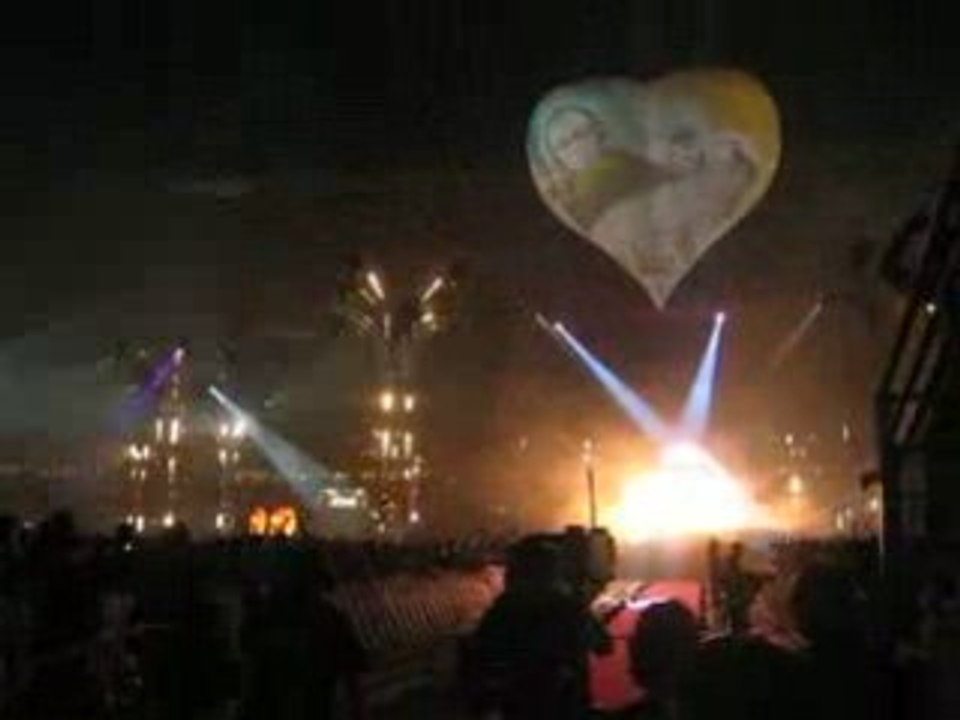 Carl Cox monumental unighted du back stage