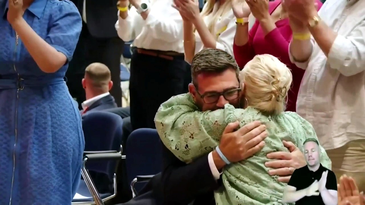 Andy Burnham es proclamado líder del Partido Laborista británico en sustitución de Starmer.