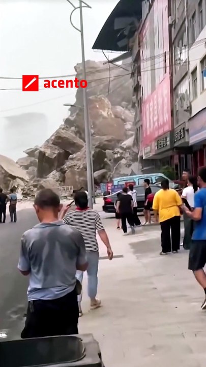 Un deslizamiento de tierra en el centro de China deja desaparecidos y 1.100 evacuados