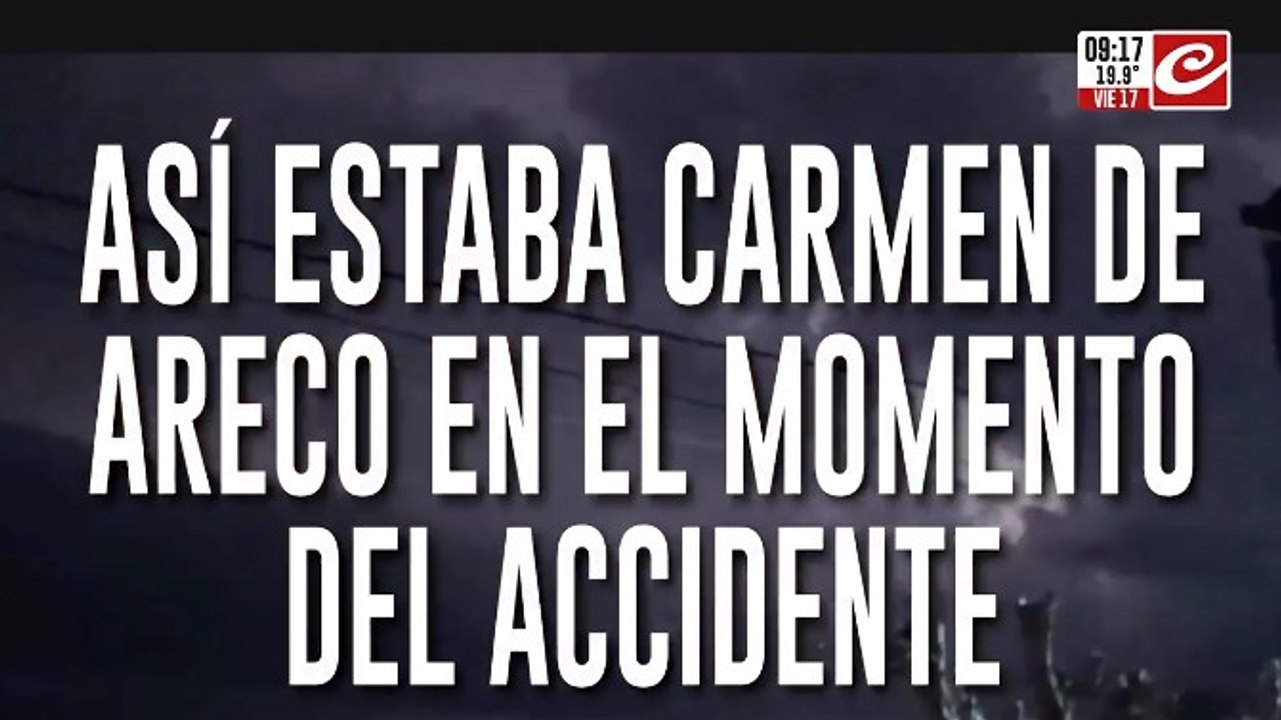Micro volcado en Carmen de Areco: la intensa lluvia se sumó al mal estado de la ruta