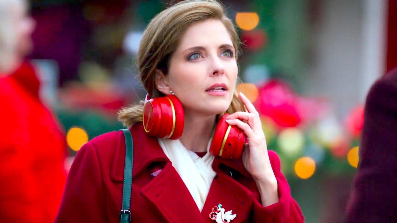 Love Under the Mistletoe Brings Holiday Magic to Hallmark