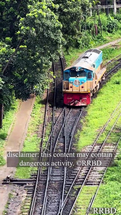 The art of rail switching. 🛣️🚂